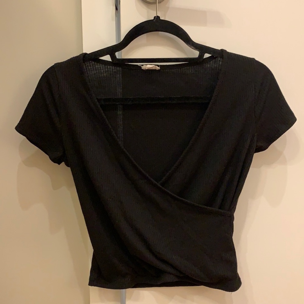 Black cropped t shirt